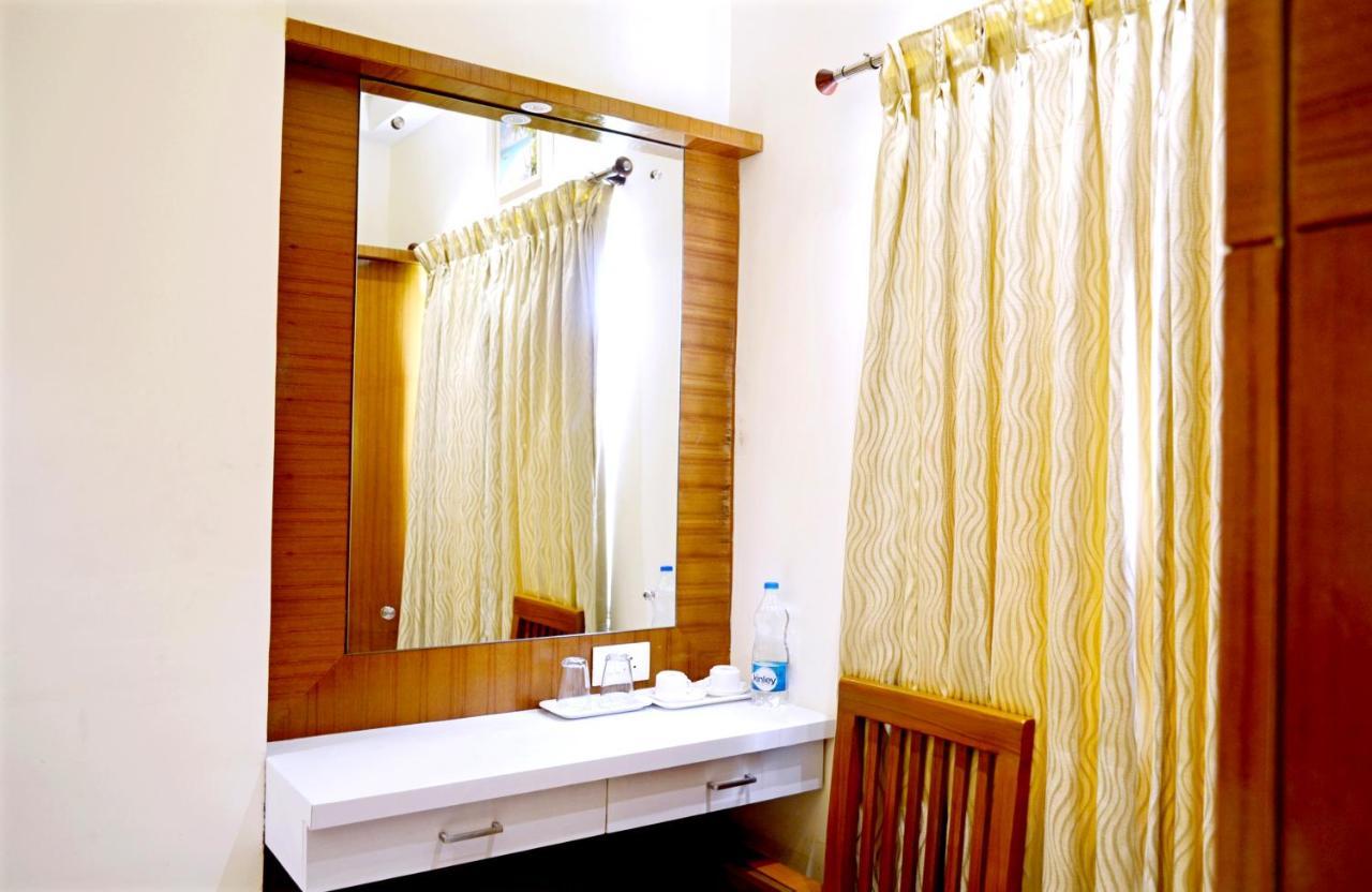 Hotel Tr Residency Puducherry Zewnętrze zdjęcie